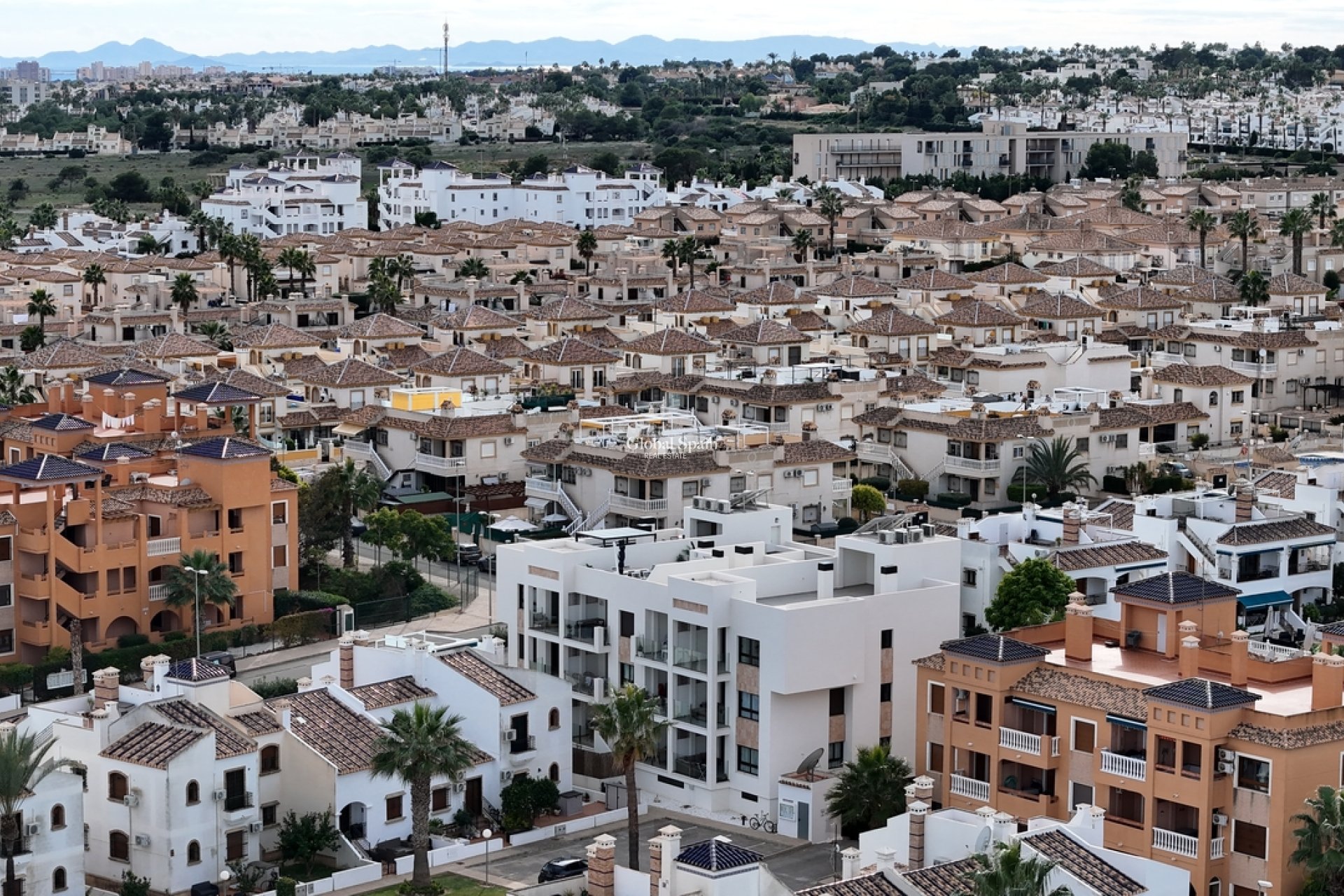 Wederverkoop - PENTHOUSE -
VILLAMARTÍN - Costa Blanca