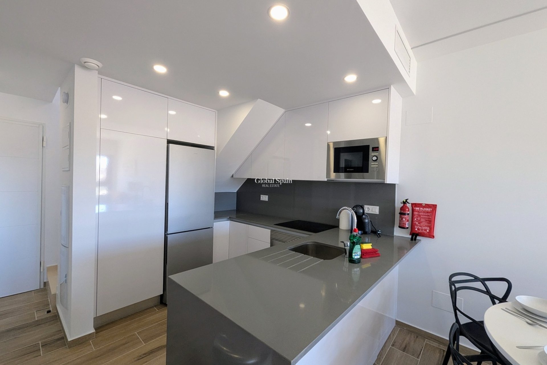 Wederverkoop - PENTHOUSE -
VILLAMARTÍN - Costa Blanca