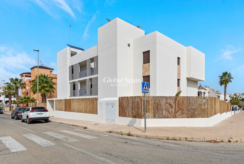 Wederverkoop - PENTHOUSE -
VILLAMARTÍN - Costa Blanca