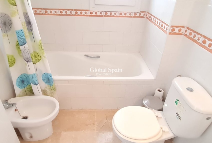 Wederverkoop - PENTHOUSE -
VILLAMARTÍN - Costa Blanca