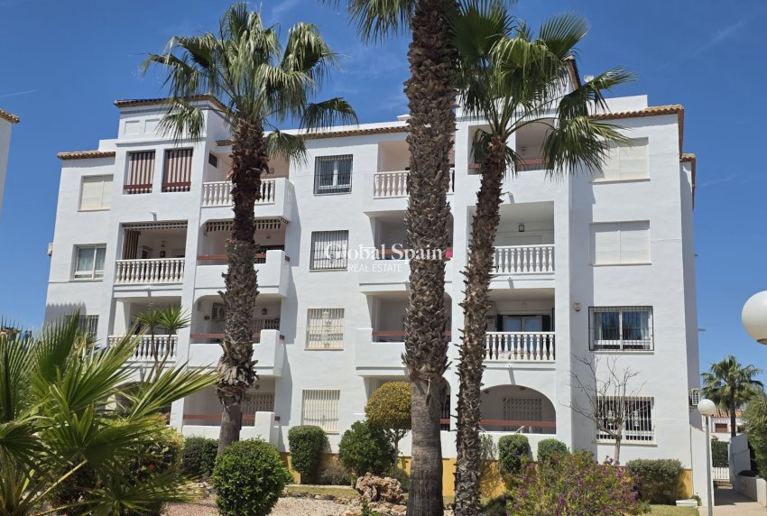 Wederverkoop - PENTHOUSE -
VILLAMARTÍN - Costa Blanca