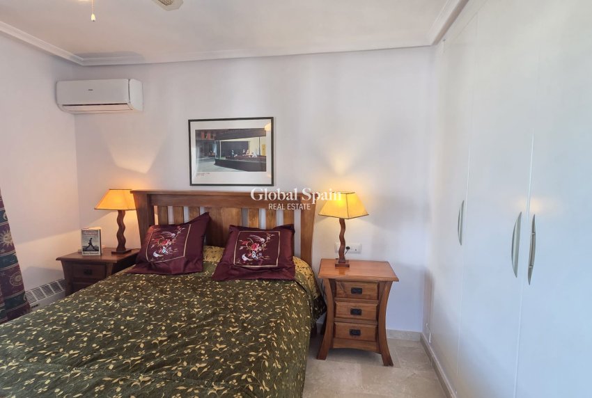 Wederverkoop - PENTHOUSE -
VILLAMARTÍN - Costa Blanca