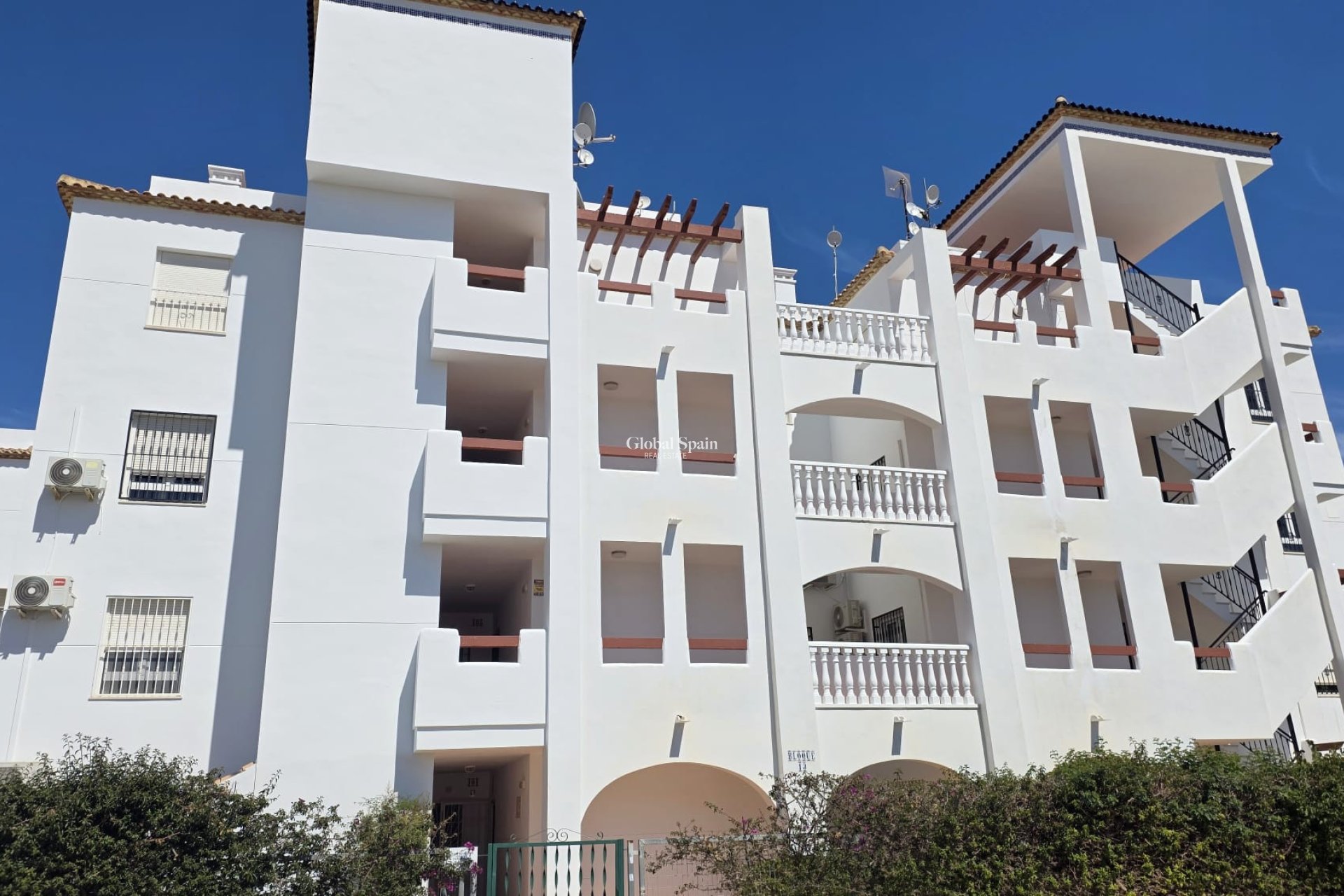 Wederverkoop - PENTHOUSE -
VILLAMARTÍN - Costa Blanca
