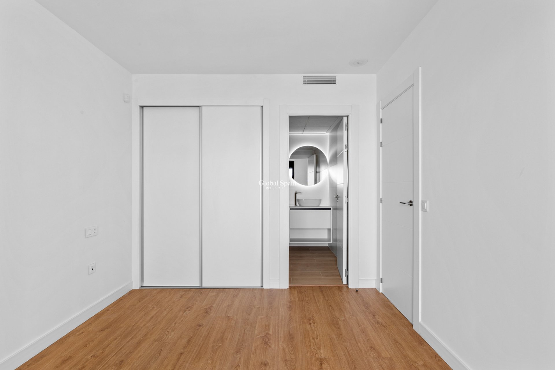 Wederverkoop - PENTHOUSE -
VILLAMARTÍN - Costa Blanca