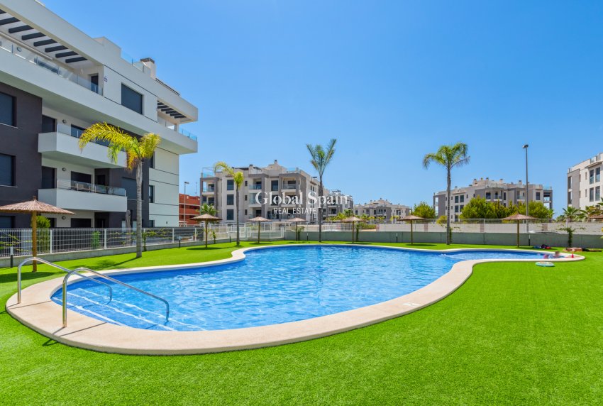 Wederverkoop - PENTHOUSE -
VILLAMARTÍN - Costa Blanca
