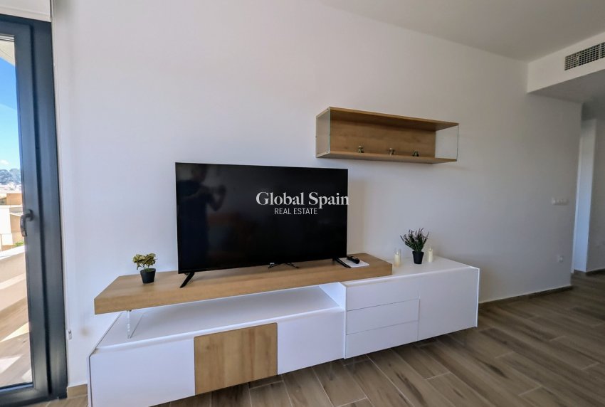 Wederverkoop - PENTHOUSE -
VILLAMARTÍN - Costa Blanca