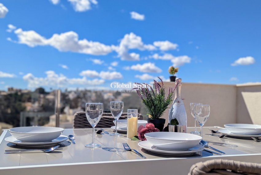 Wederverkoop - PENTHOUSE -
VILLAMARTÍN - Costa Blanca