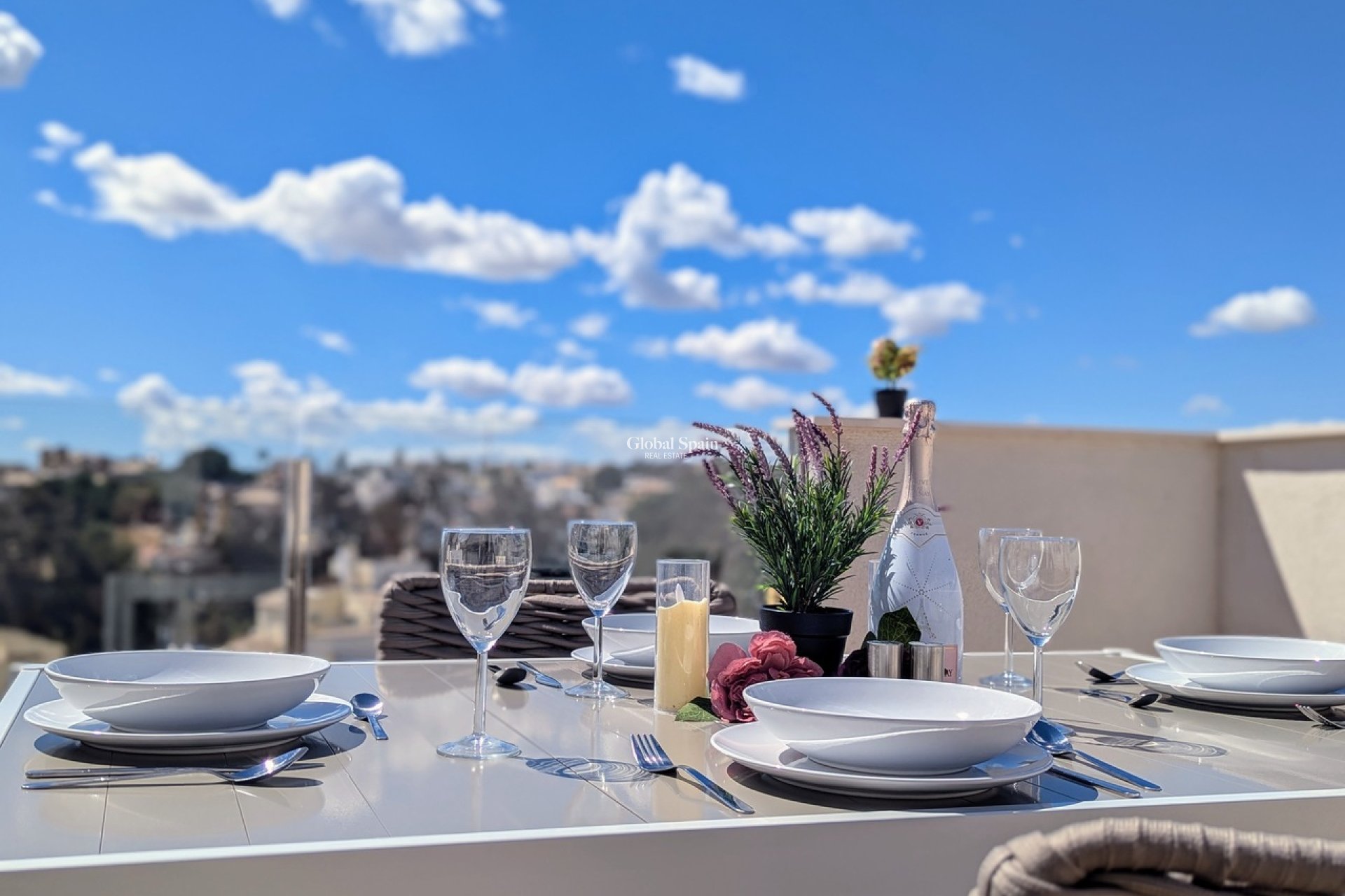 Wederverkoop - PENTHOUSE -
VILLAMARTÍN - Costa Blanca