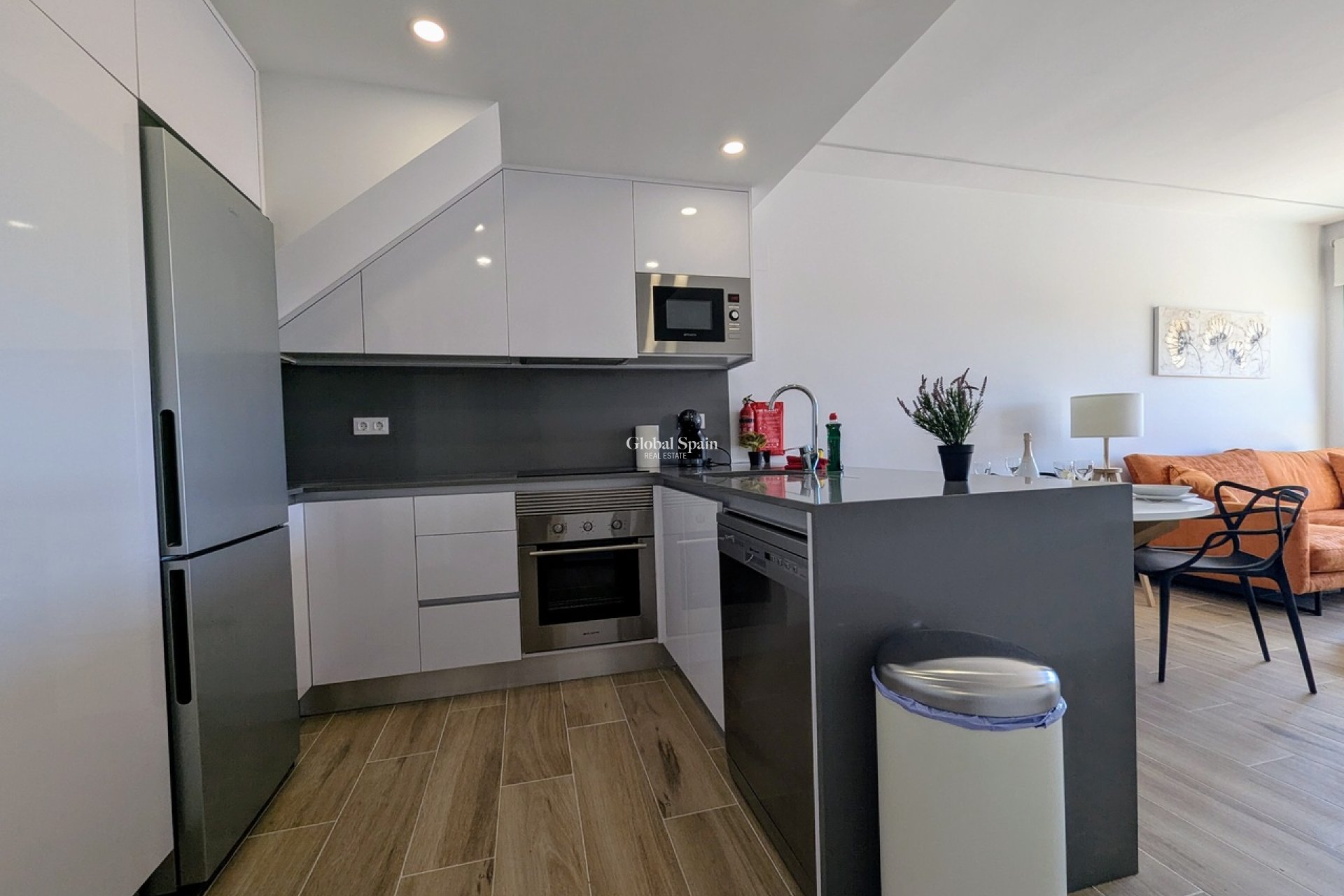 Wederverkoop - PENTHOUSE -
VILLAMARTÍN - Costa Blanca