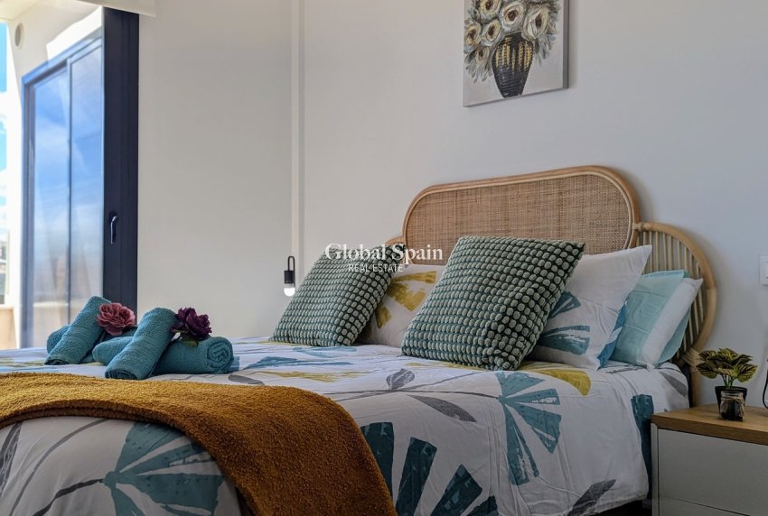 Wederverkoop - PENTHOUSE -
VILLAMARTÍN - Costa Blanca