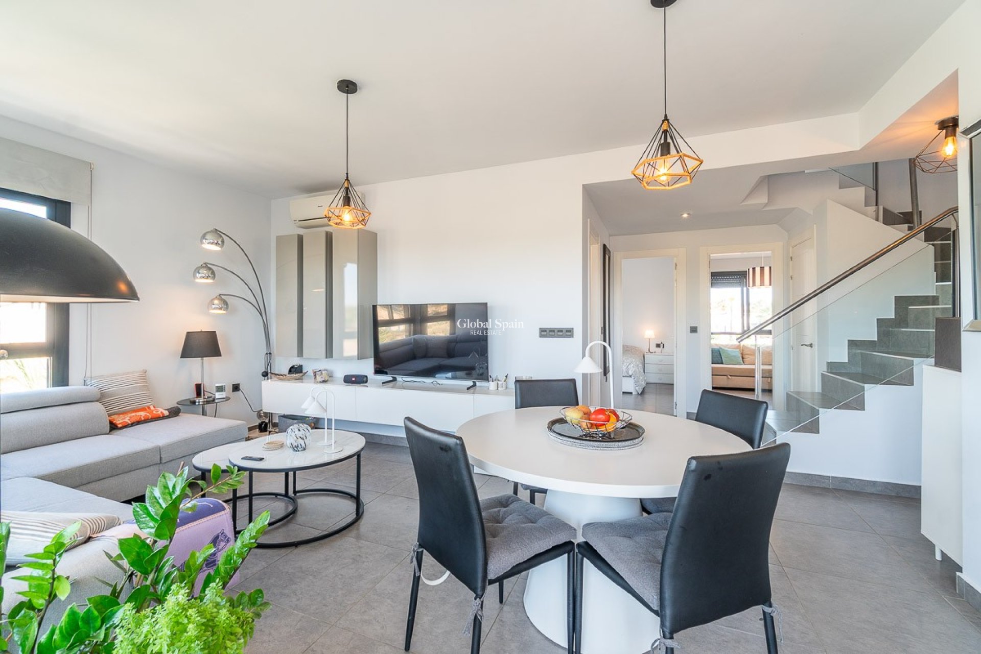 Wederverkoop - PENTHOUSE -
VILLAMARTÍN - Costa Blanca