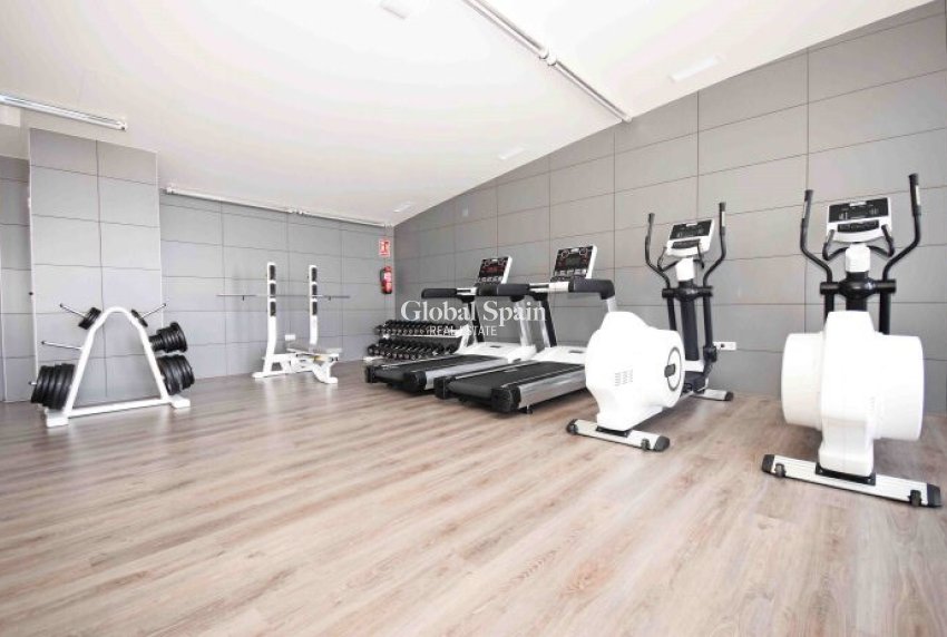 Wederverkoop - PENTHOUSE -
VILLAMARTÍN - LOS DOLSES