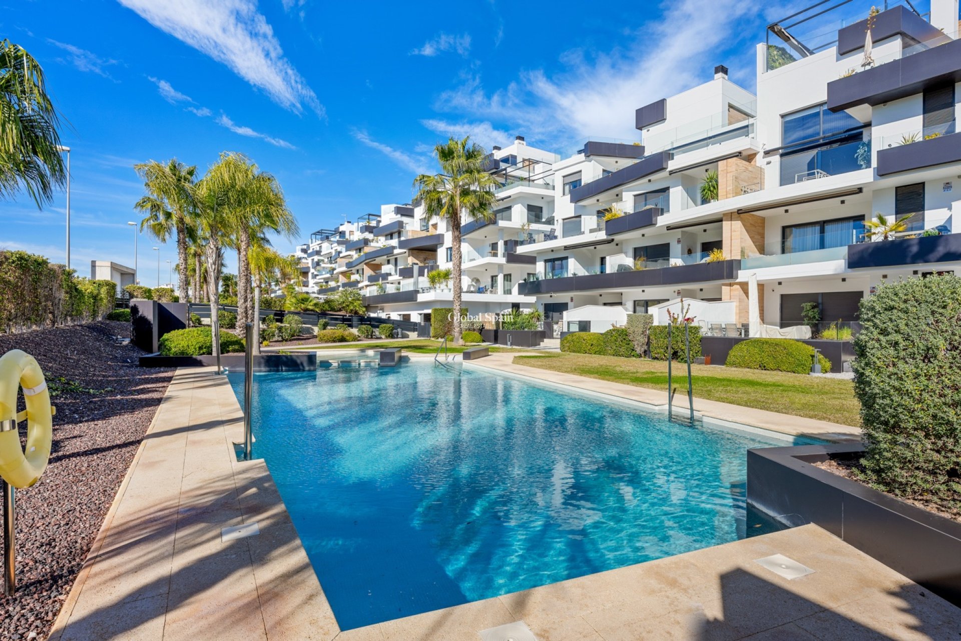Wederverkoop - PENTHOUSE -
VILLAMARTÍN