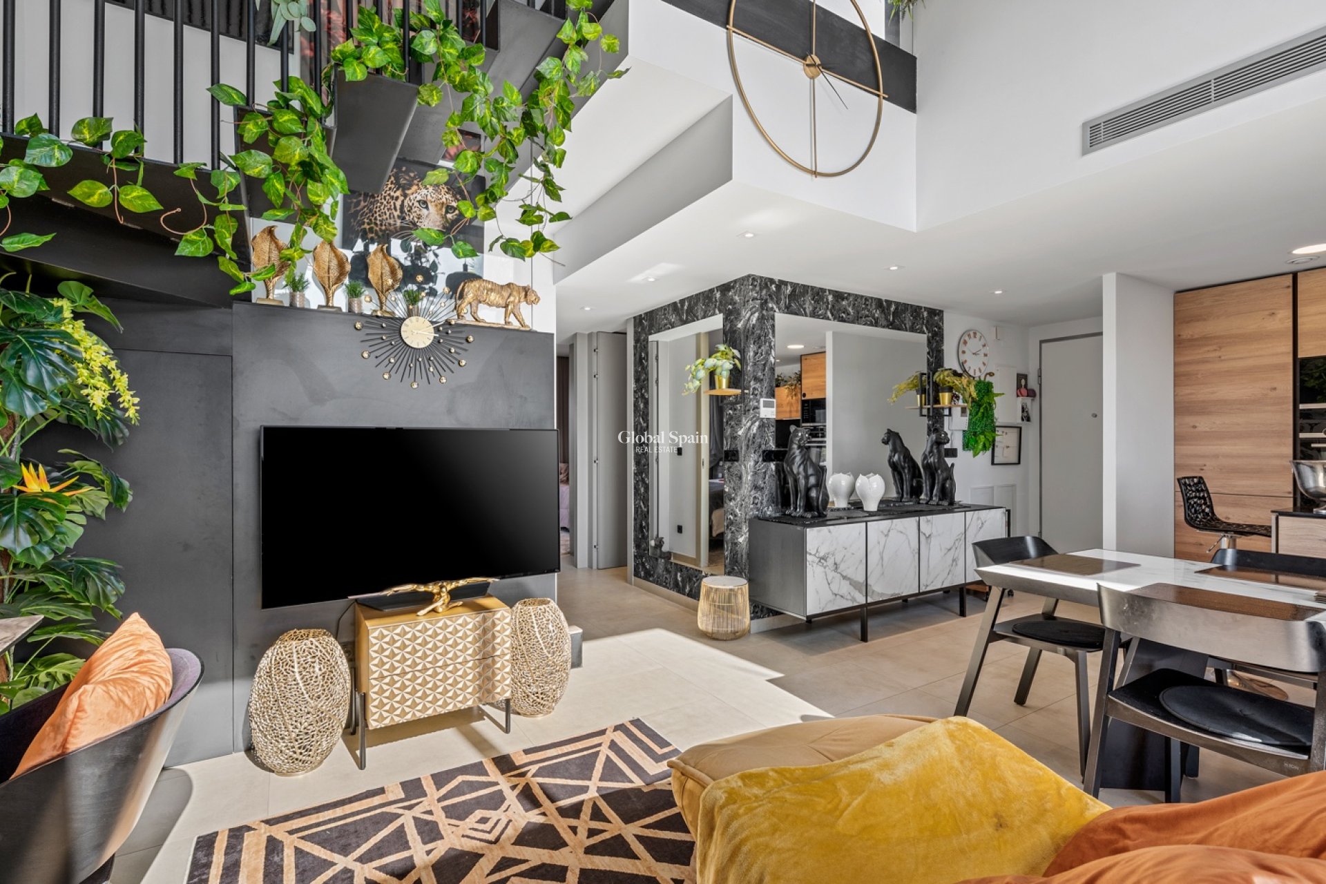 Wederverkoop - PENTHOUSE -
VILLAMARTÍN