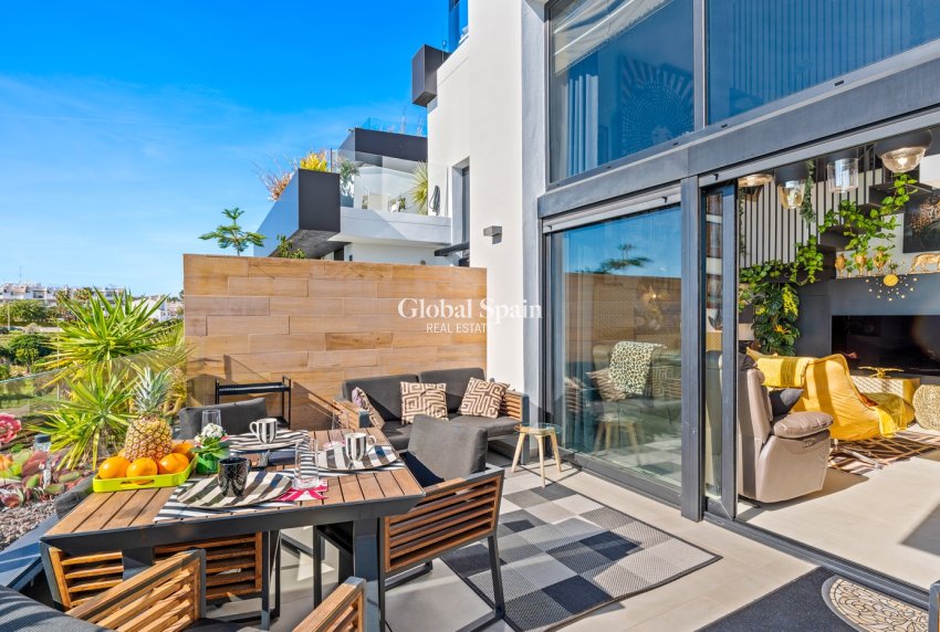 Wederverkoop - PENTHOUSE -
VILLAMARTÍN