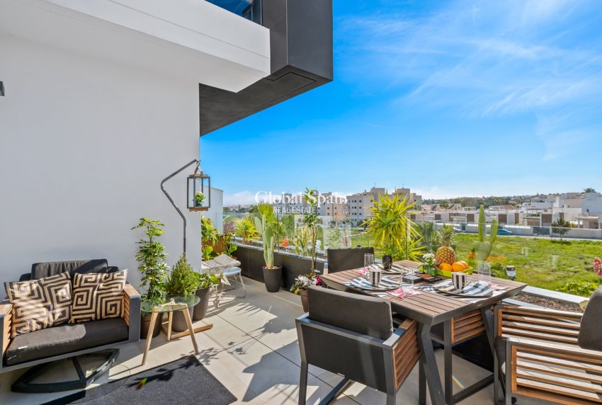 Wederverkoop - PENTHOUSE -
VILLAMARTÍN