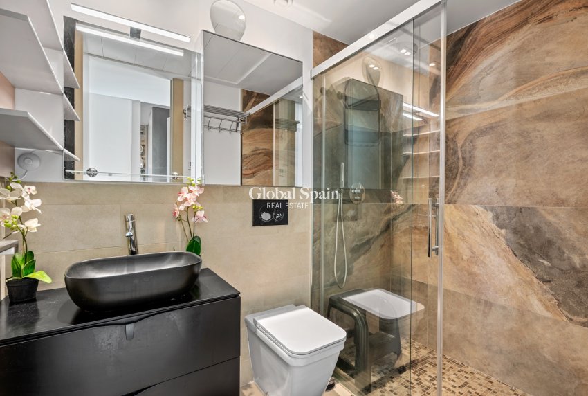 Wederverkoop - PENTHOUSE -
VILLAMARTÍN