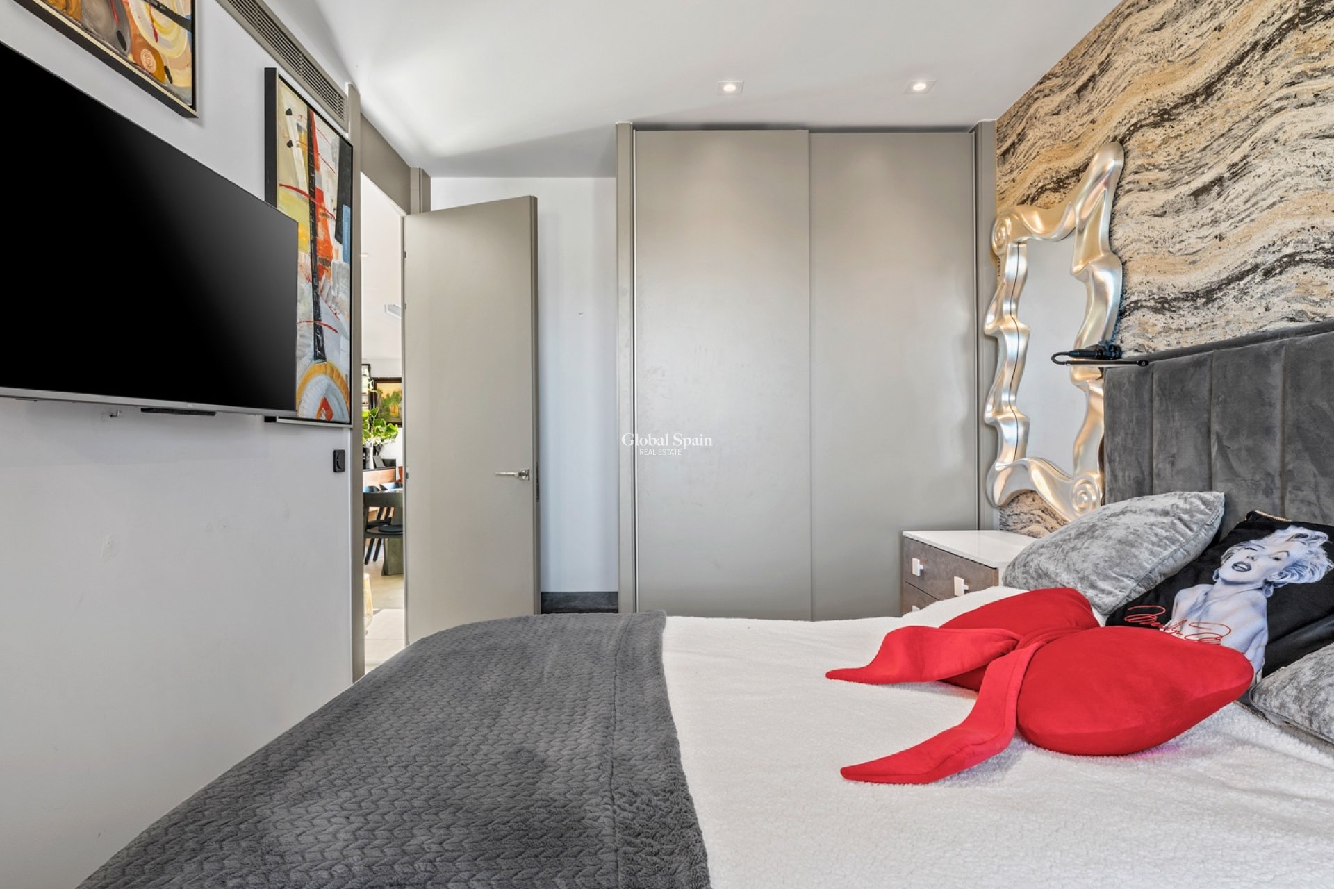 Wederverkoop - PENTHOUSE -
VILLAMARTÍN