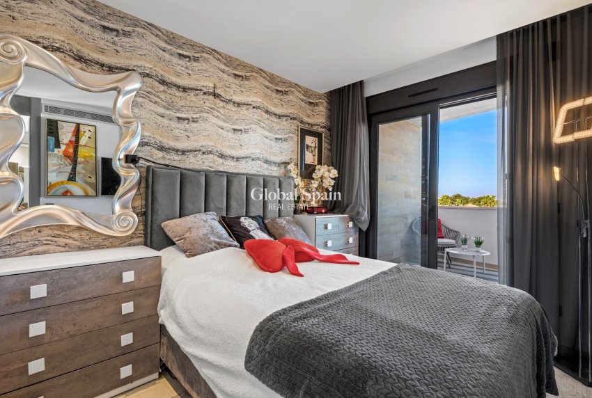 Wederverkoop - PENTHOUSE -
VILLAMARTÍN