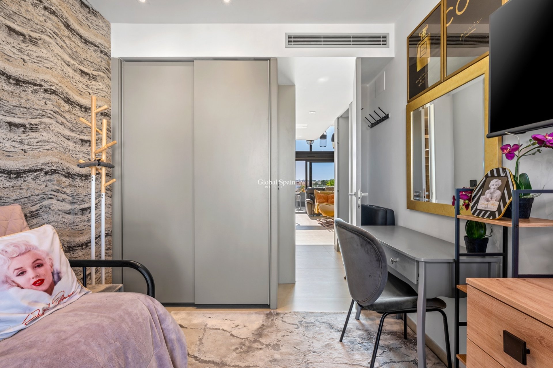 Wederverkoop - PENTHOUSE -
VILLAMARTÍN