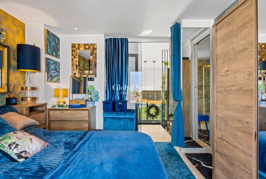 Wederverkoop - PENTHOUSE -
VILLAMARTÍN