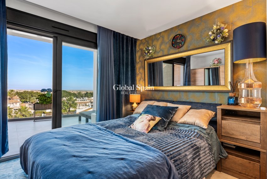 Wederverkoop - PENTHOUSE -
VILLAMARTÍN
