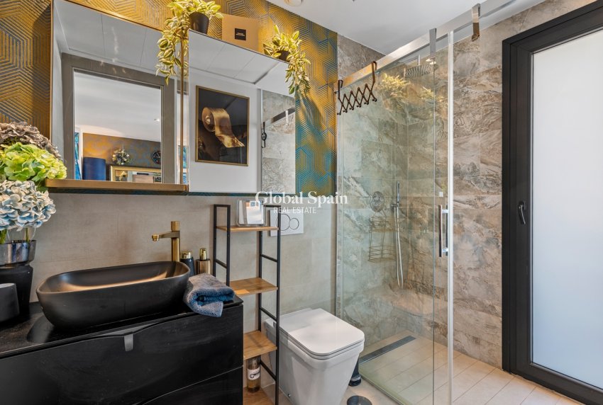 Wederverkoop - PENTHOUSE -
VILLAMARTÍN