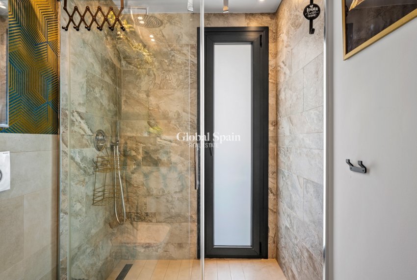 Wederverkoop - PENTHOUSE -
VILLAMARTÍN