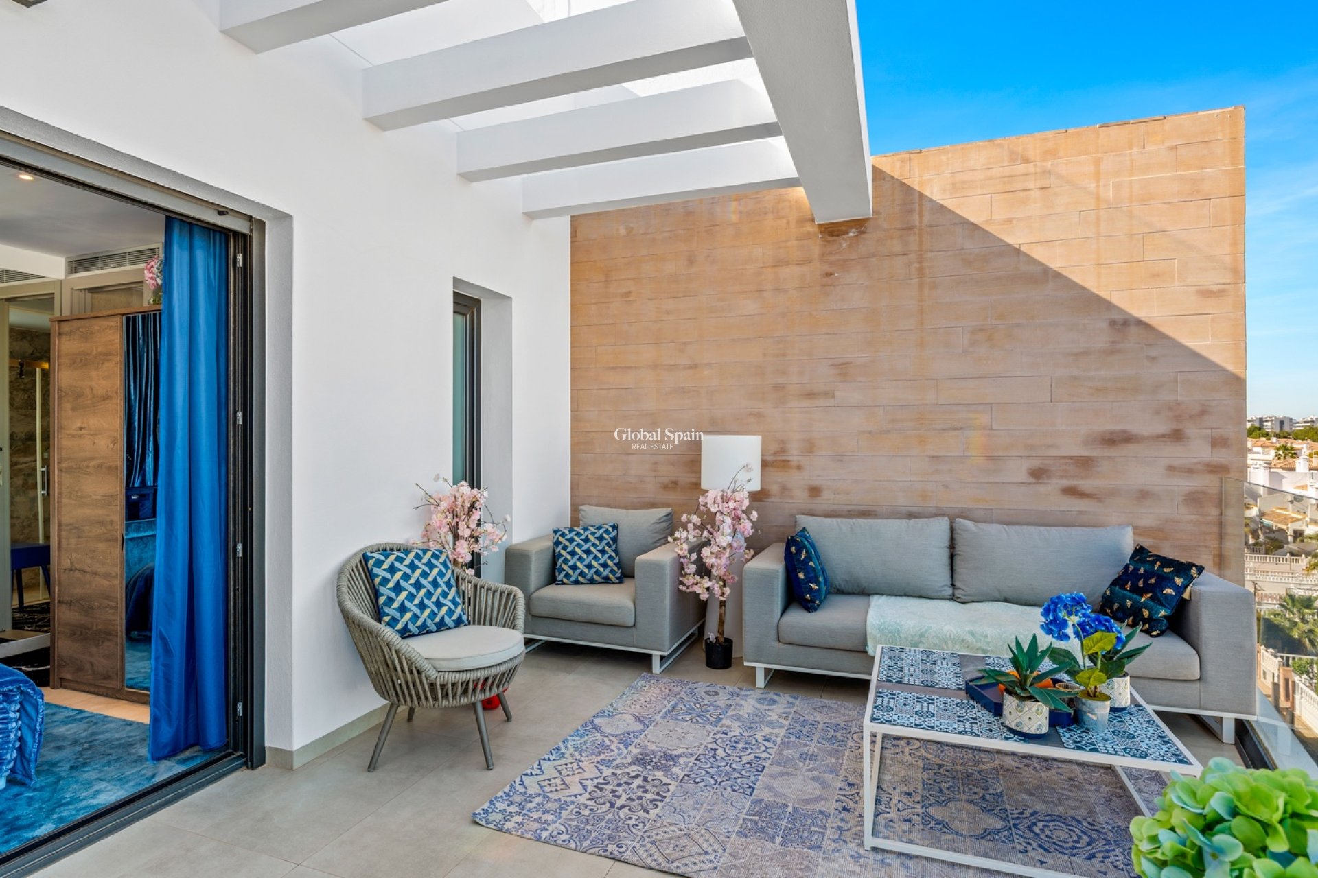 Wederverkoop - PENTHOUSE -
VILLAMARTÍN