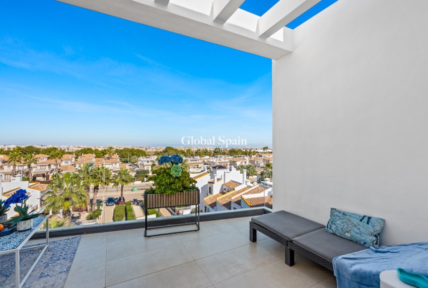 Wederverkoop - PENTHOUSE -
VILLAMARTÍN