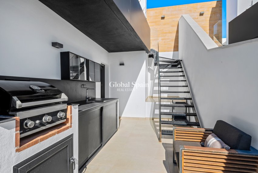 Wederverkoop - PENTHOUSE -
VILLAMARTÍN