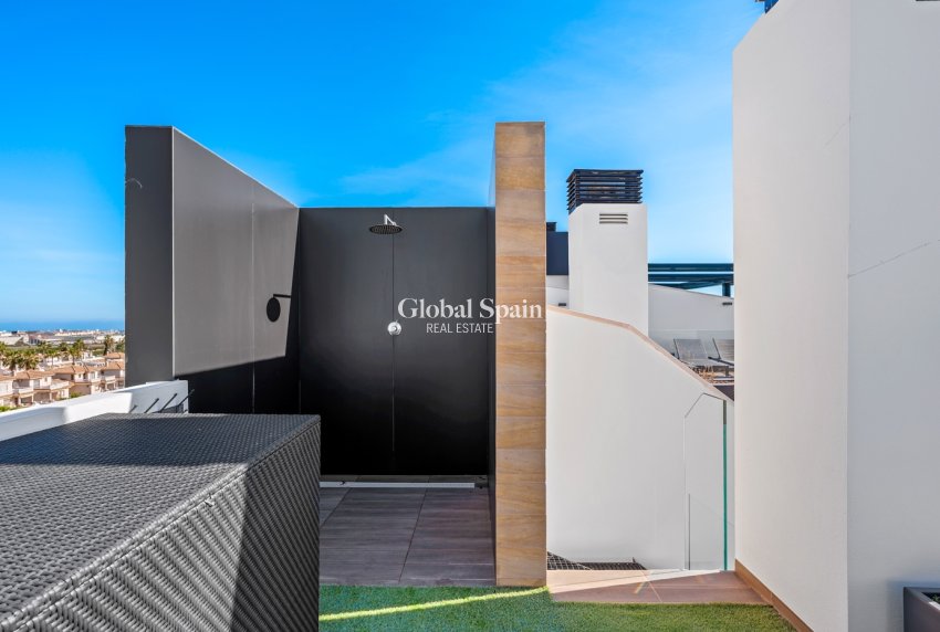 Wederverkoop - PENTHOUSE -
VILLAMARTÍN