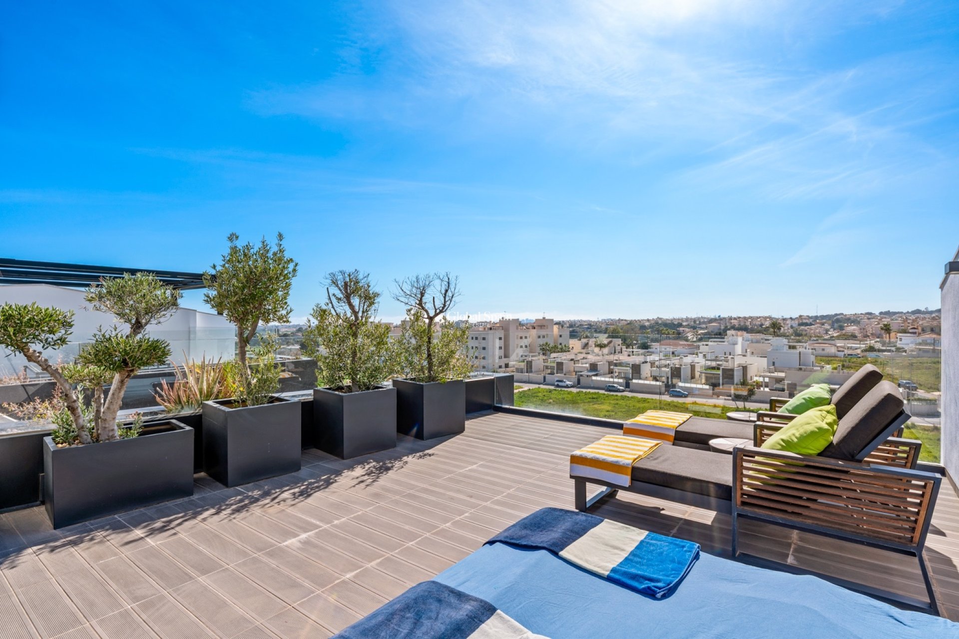 Wederverkoop - PENTHOUSE -
VILLAMARTÍN