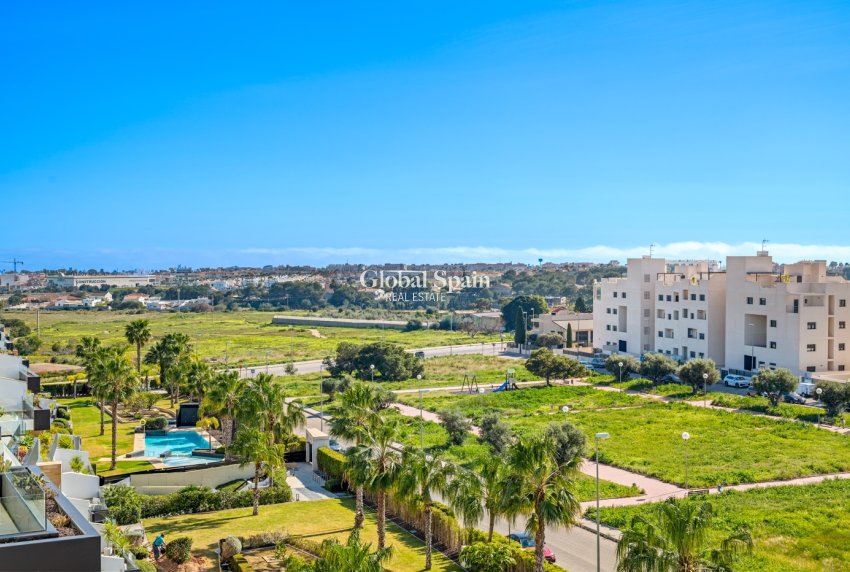 Wederverkoop - PENTHOUSE -
VILLAMARTÍN