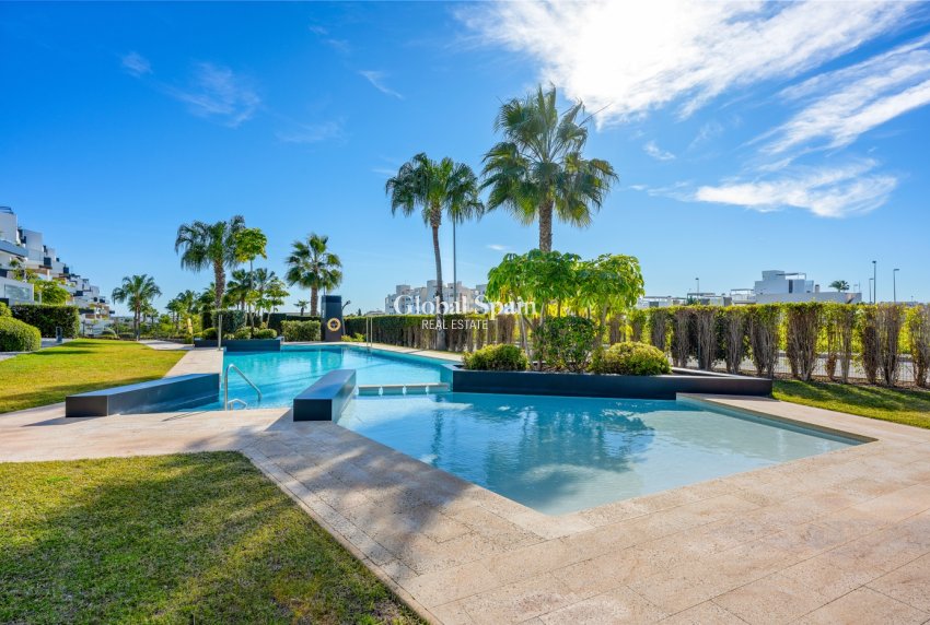 Wederverkoop - PENTHOUSE -
VILLAMARTÍN
