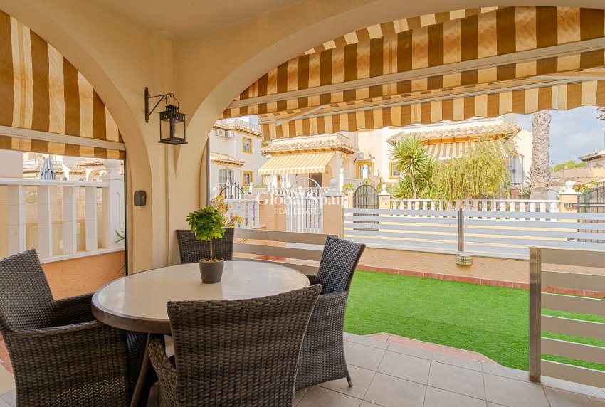 Wederverkoop - Quatro huis -
ORIHUELA COSTA - Lomas de Cabo Roig