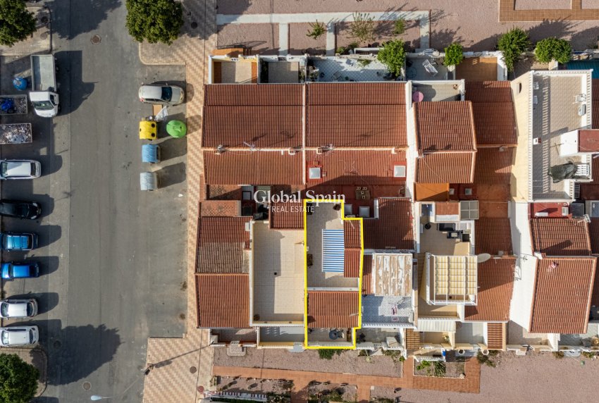 Wederverkoop - Rijtjeshuis / Stadswoning -
TORREVIEJA - La Siesta