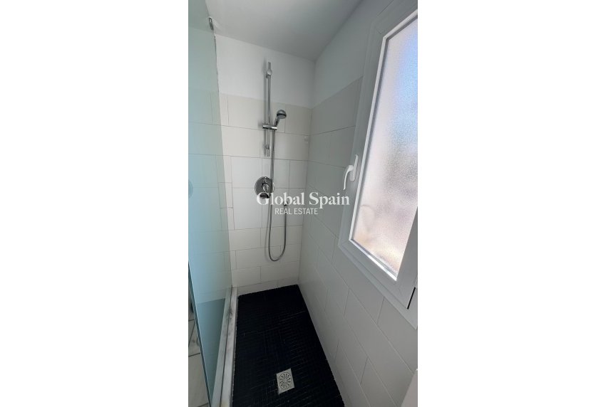 Wederverkoop - Rijtjeshuis -
TORREVIEJA - Costa Blanca Sur