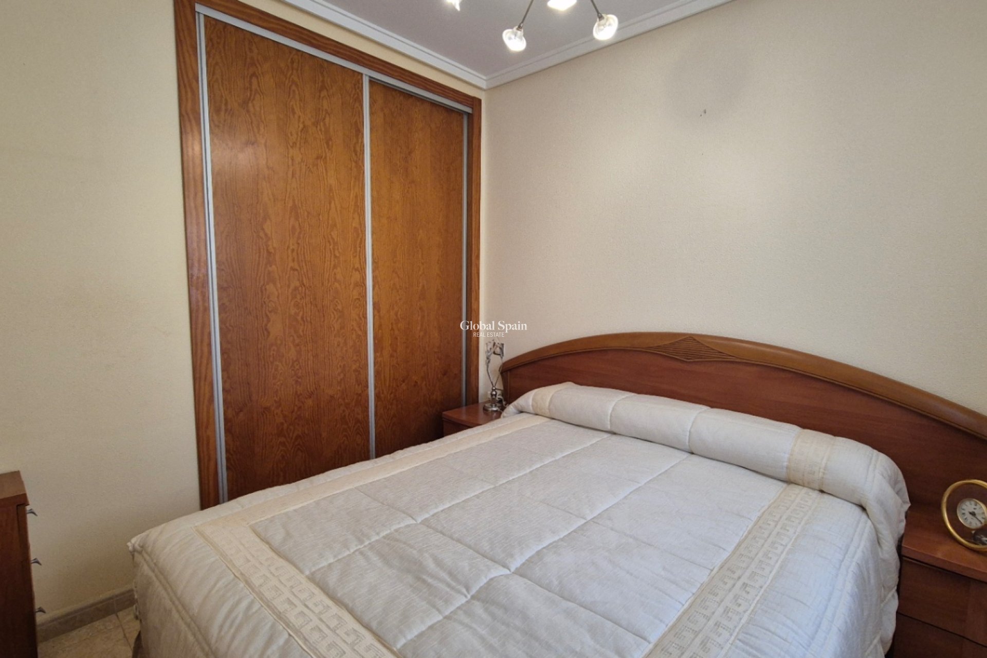 Wederverkoop - Rijtjeshuis -
TORREVIEJA - Costa Blanca Sur