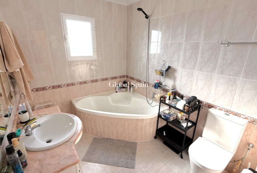 Wederverkoop - Rijtjeshuis -
TORREVIEJA - Costa Blanca Sur