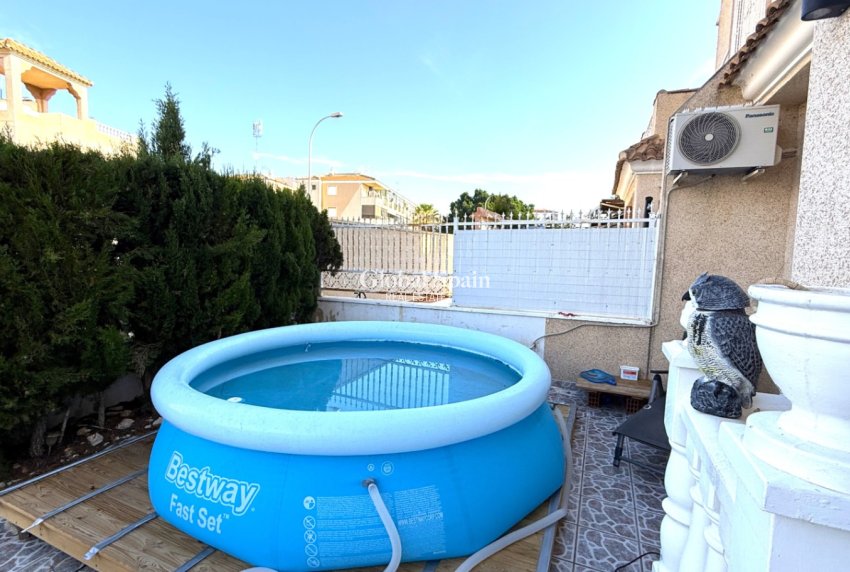 Wederverkoop - Rijtjeshuis -
TORREVIEJA - Costa Blanca Sur