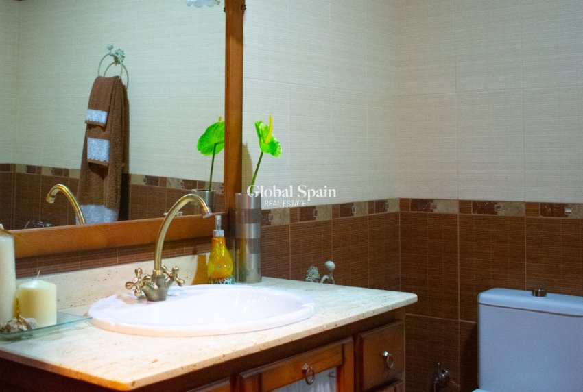 Wederverkoop - VILLA -
ALBACETE - Hellin