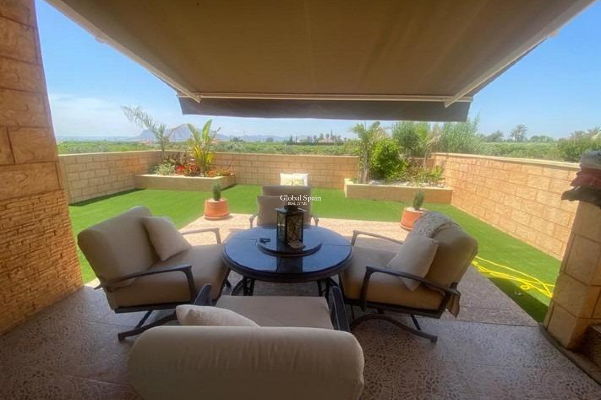 Wederverkoop - VILLA -
ALBATERA - Campo De Albatera