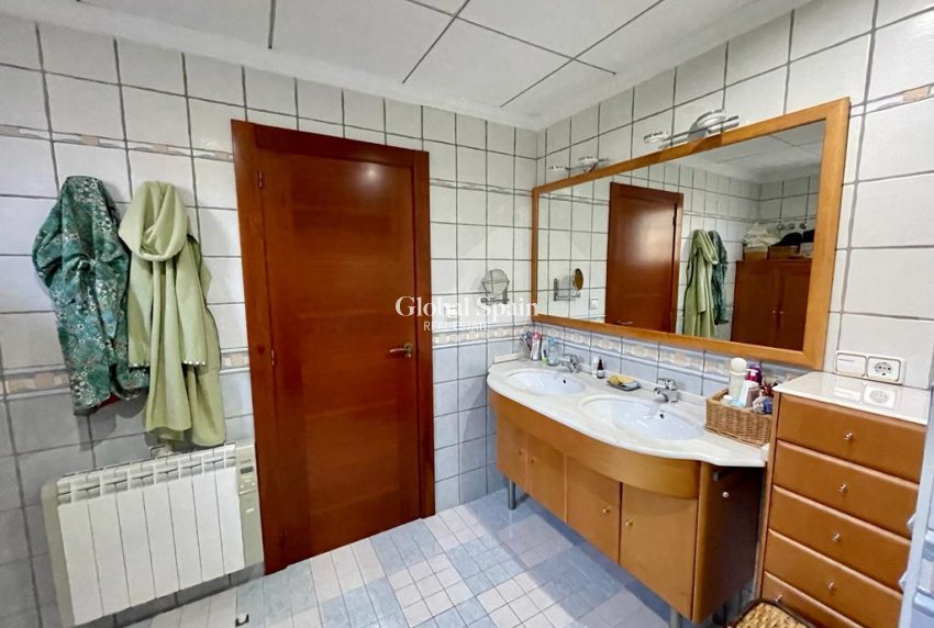 Wederverkoop - VILLA -
ALBATERA - Inland