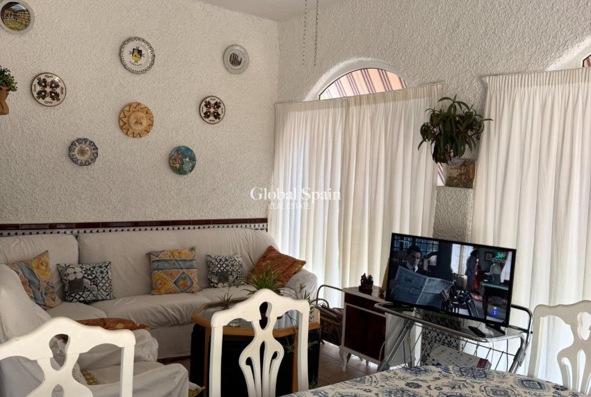 Wederverkoop - VILLA -
ALBATERA - Partida Lomas