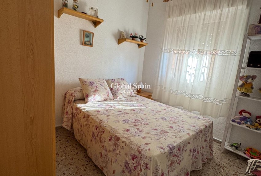 Wederverkoop - VILLA -
ALBATERA - Partida Lomas