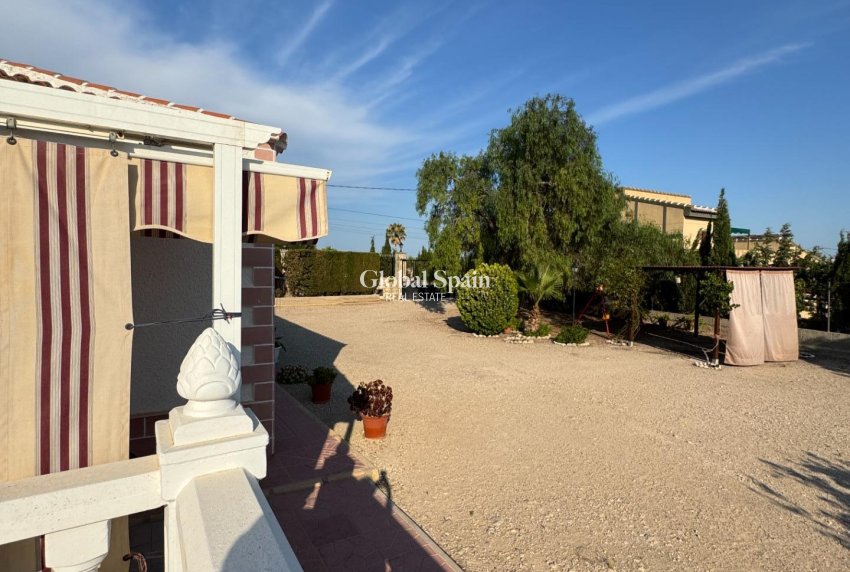 Wederverkoop - VILLA -
ALBATERA - Partida Lomas