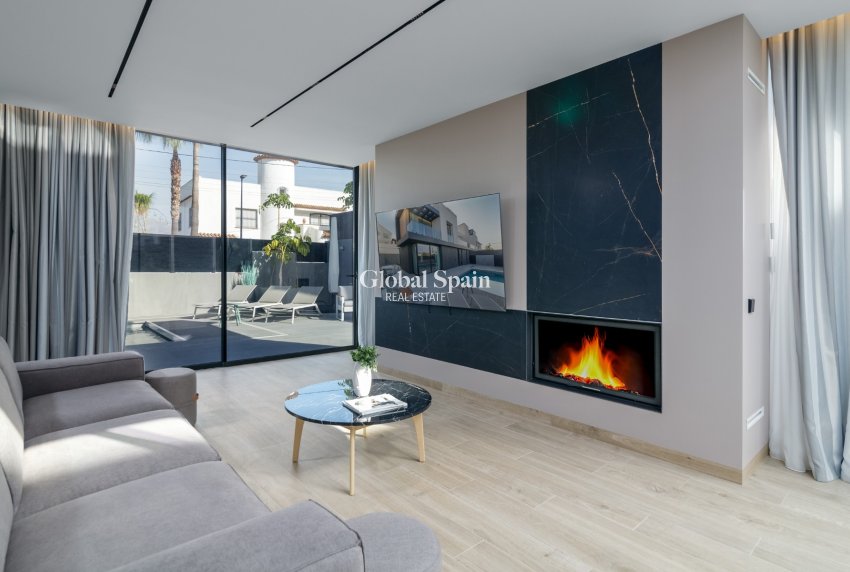 Wederverkoop - Villa -
Albir - center