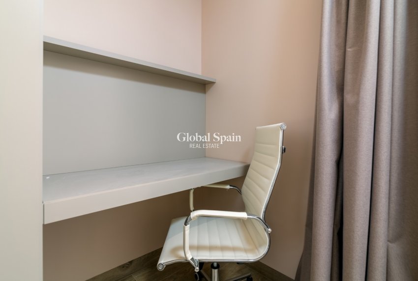 Wederverkoop - Villa -
Albir - center