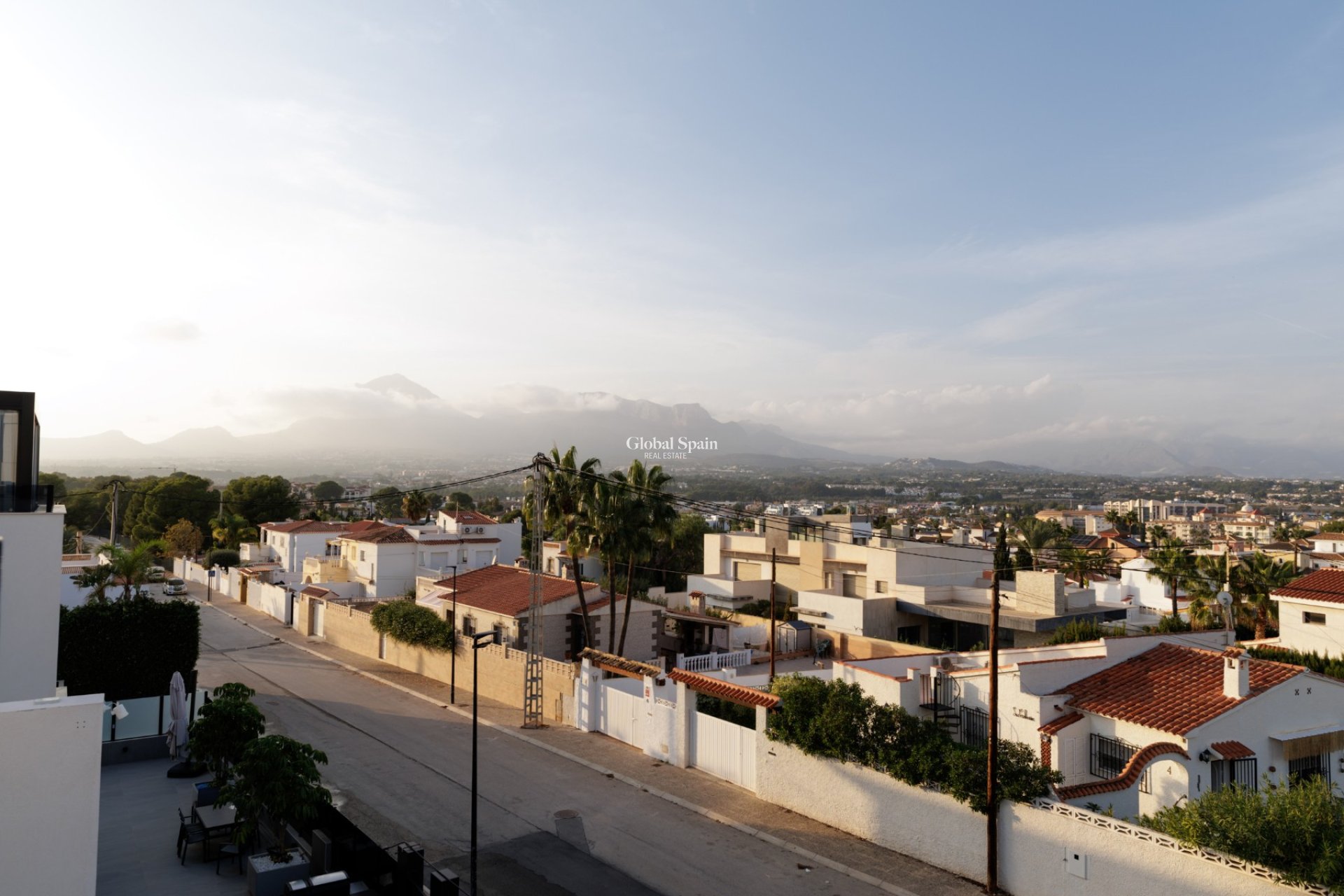 Wederverkoop - Villa -
Albir - center